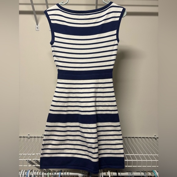 Trina Turk Sleeveless Striped Knit Dress White & Navy Blue Fitted Career - Picture 3 of 5